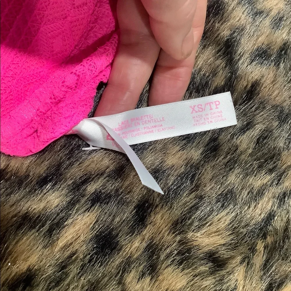 NWOT PINK BY VICTORIAS‎ SECRET PINK LACE BRALETTE